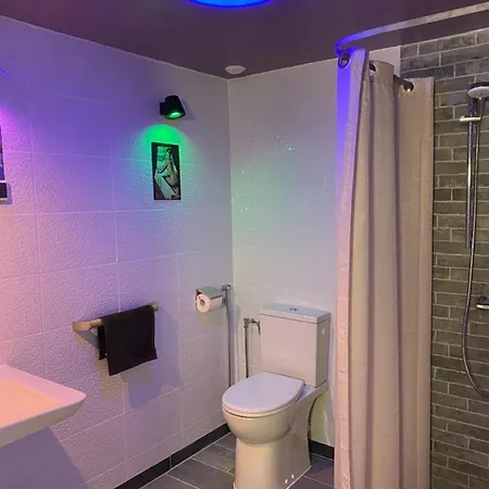 Ξενοδοχείο - Abella Box, Location Adulte Saint-Étienne-au-Mont